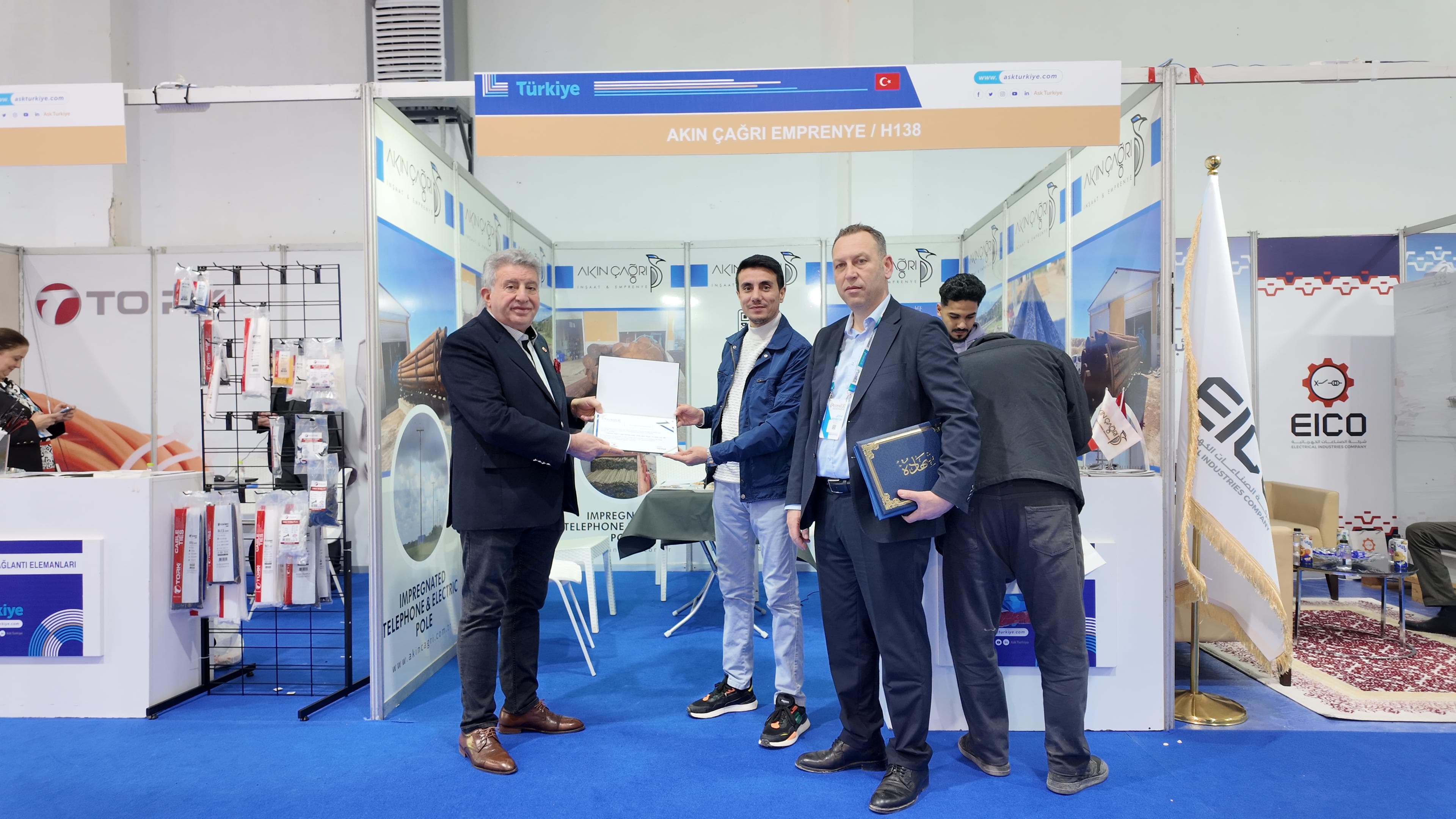 Akın Çağrı 2024 Powerelec Libya Katılımcı Plaketi Takdimi