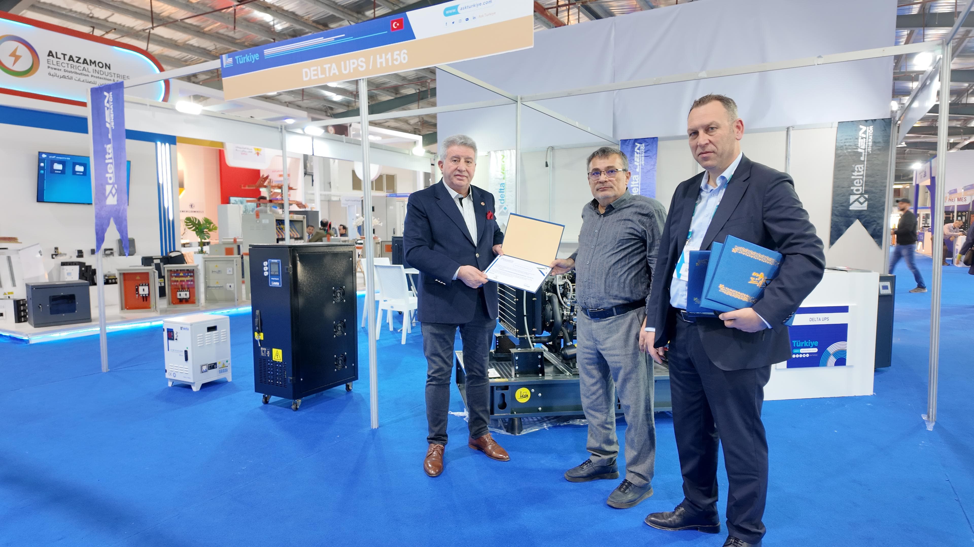 DELTA UPS 2024 Powerelec Libya Katılımcı Plaketi Takdimi