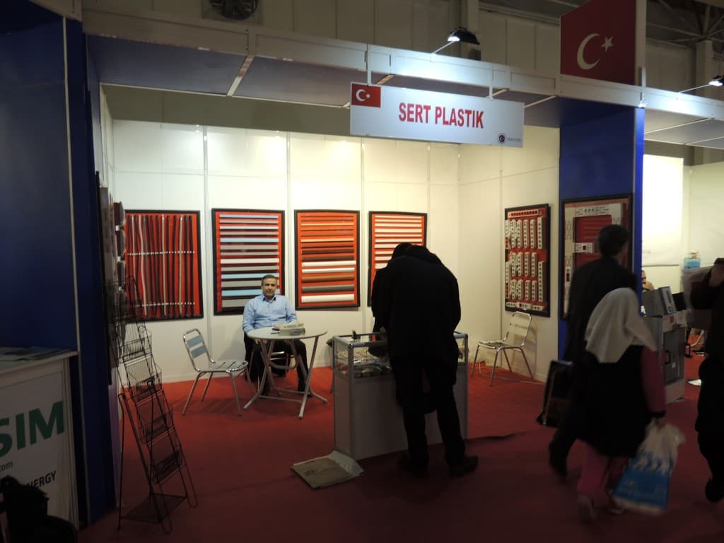 sert plastik (Medium)