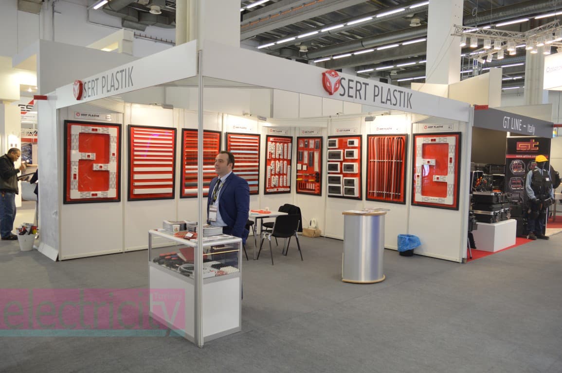 sert plastik kopya (Medium)