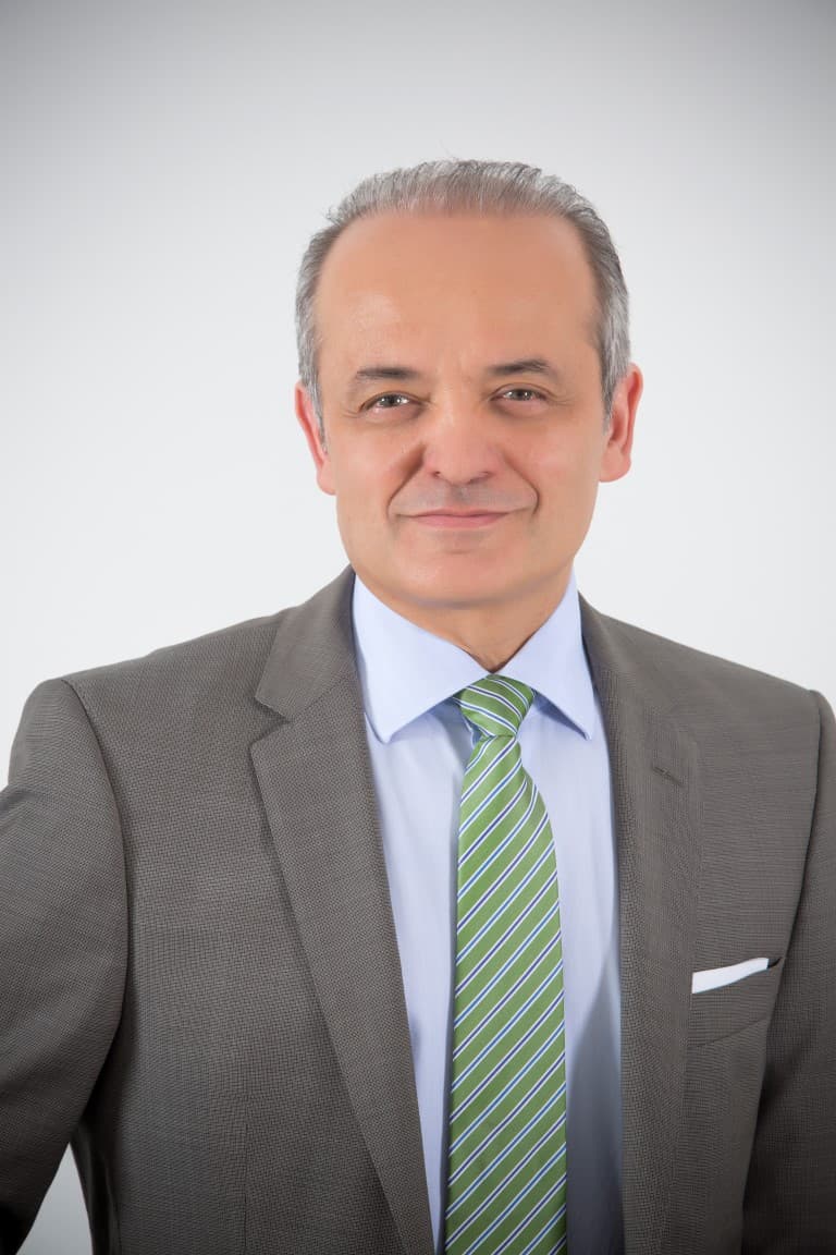 1479459224_siemens_t__rkiye_y__netim_kurulu_ba__kan___ve_ceo_h__seyin_gelis-medium