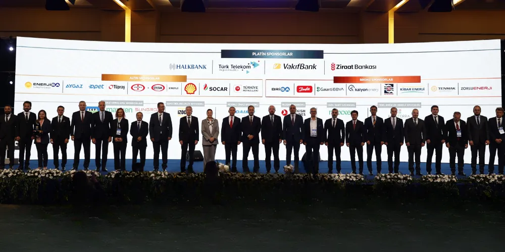 Enerji Verimliliği Forum ve Fuarı’nda SENVER’25 Ödülleri Sahiplerini Buldu   Enerji verimliliği alanında fark yaratan sanayi kuruluşları ödüllerini aldı. 